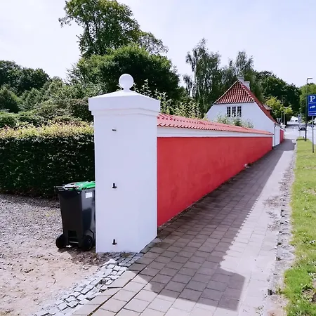 Den Gamle Ved Slot Hotel