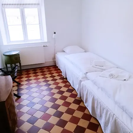 Den Gamle Ved Slot Gram