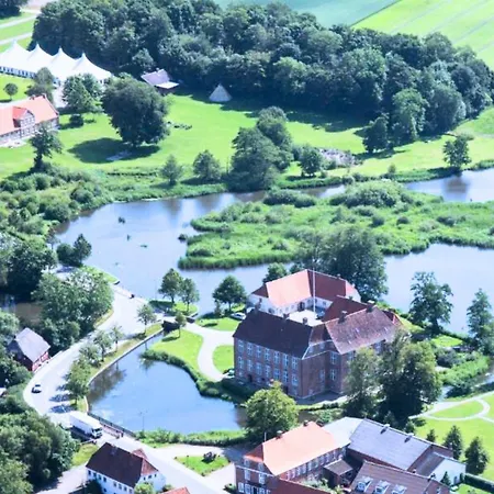 Den Gamle Ved Slot 4*