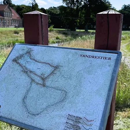 Den Gamle Ved Slot Gram